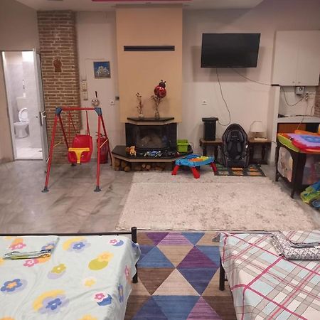 House Marios Airport Apartment Spáta Екстериор снимка