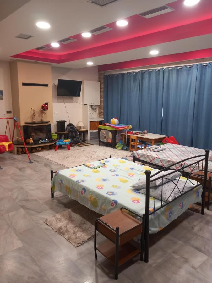 House Marios Airport Apartment Spáta Екстериор снимка