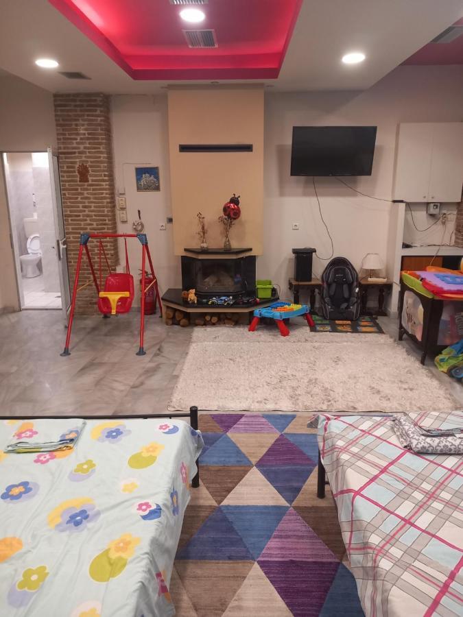 House Marios Airport Apartment Spáta Екстериор снимка